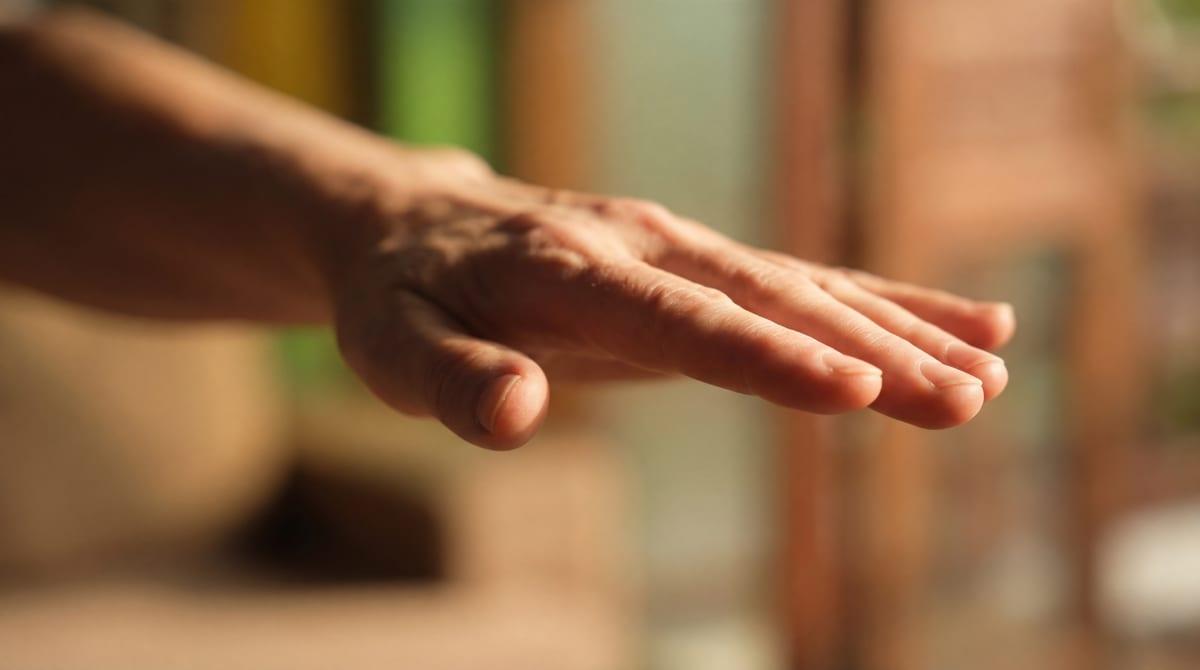 EMDR therapy hand stimulation technique at Jintara Rehab Chiang Mai Thailand for trauma-rooted anxiety