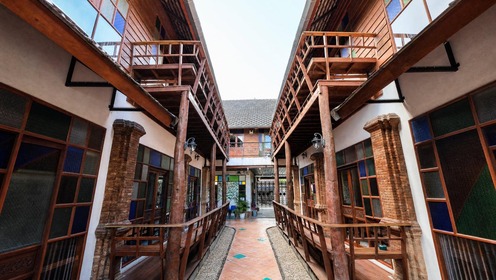 Walkway at Jintara Rehab Chiang Mai where opioid detox clients begin supervised withdrawal