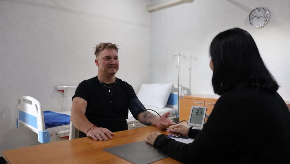 Nursing monitoring during medical detox in Thailand rehab facility