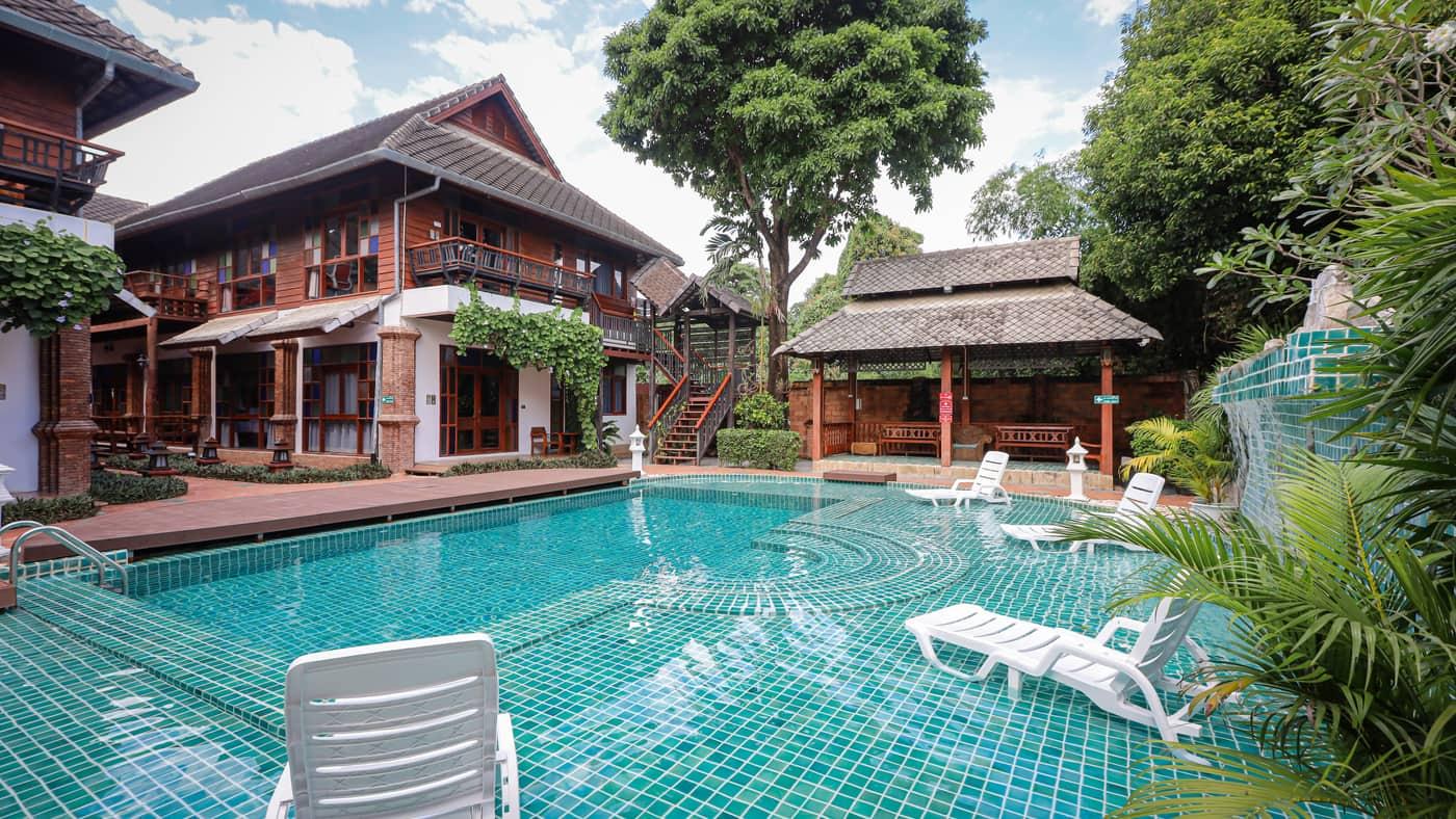 Jintara Rehab pool and compound in Chiang Mai where opioid and benzodiazepine combined dependence is treated medically